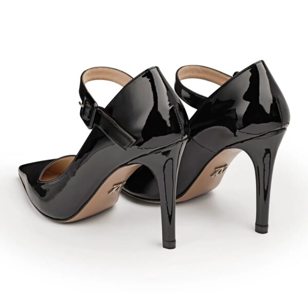 Olivia - Image 8